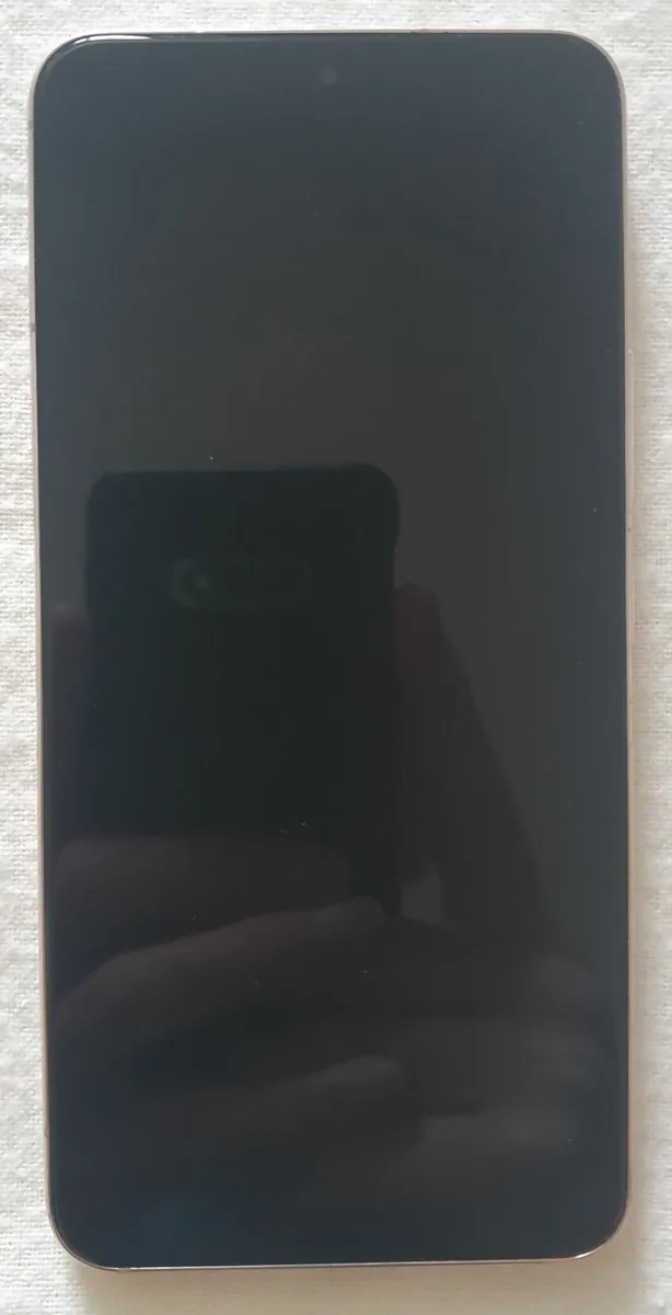 Samsung Galaxy S22 - Image 2