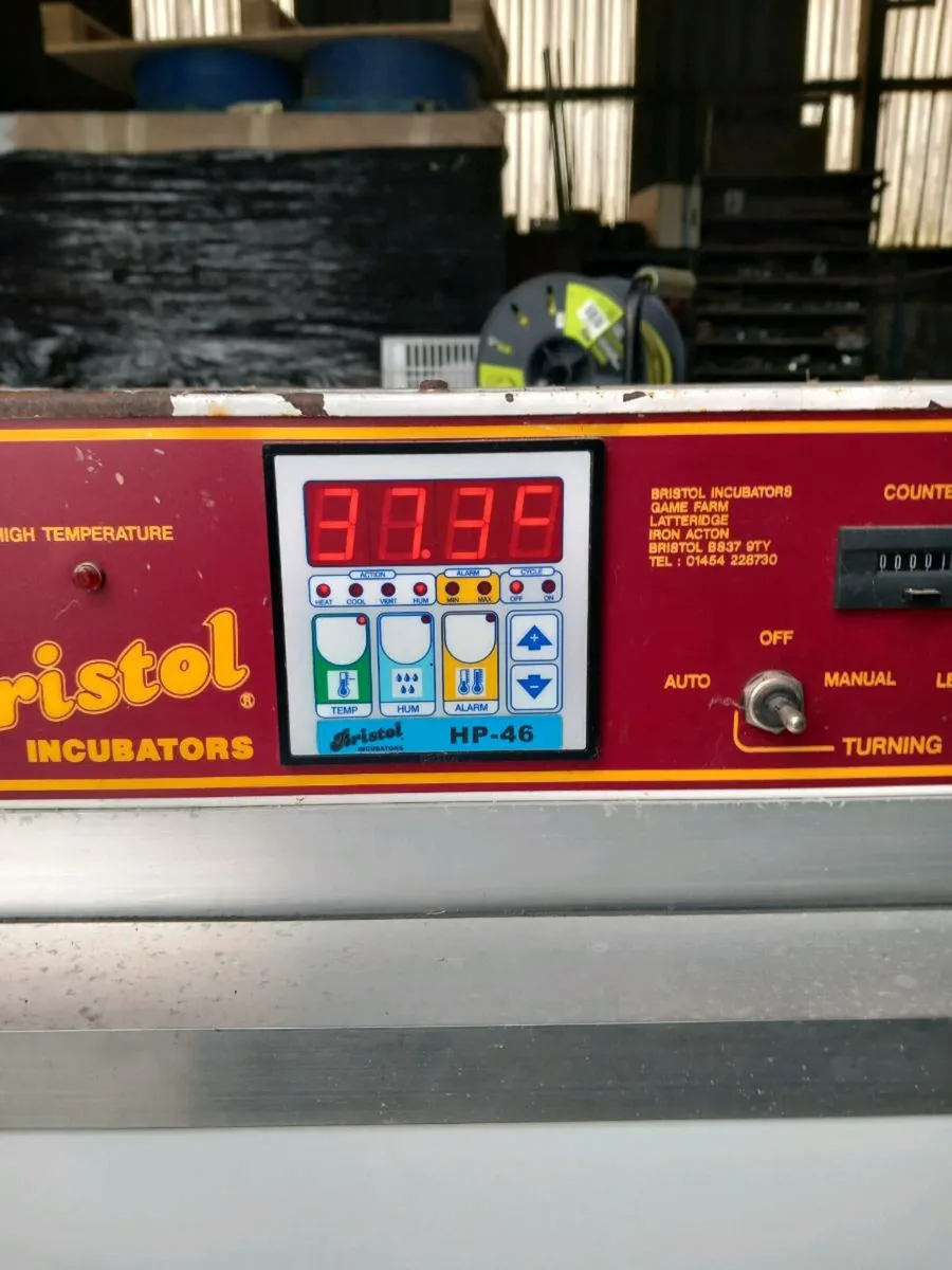 Bristol 400 egg incubator - Image 2