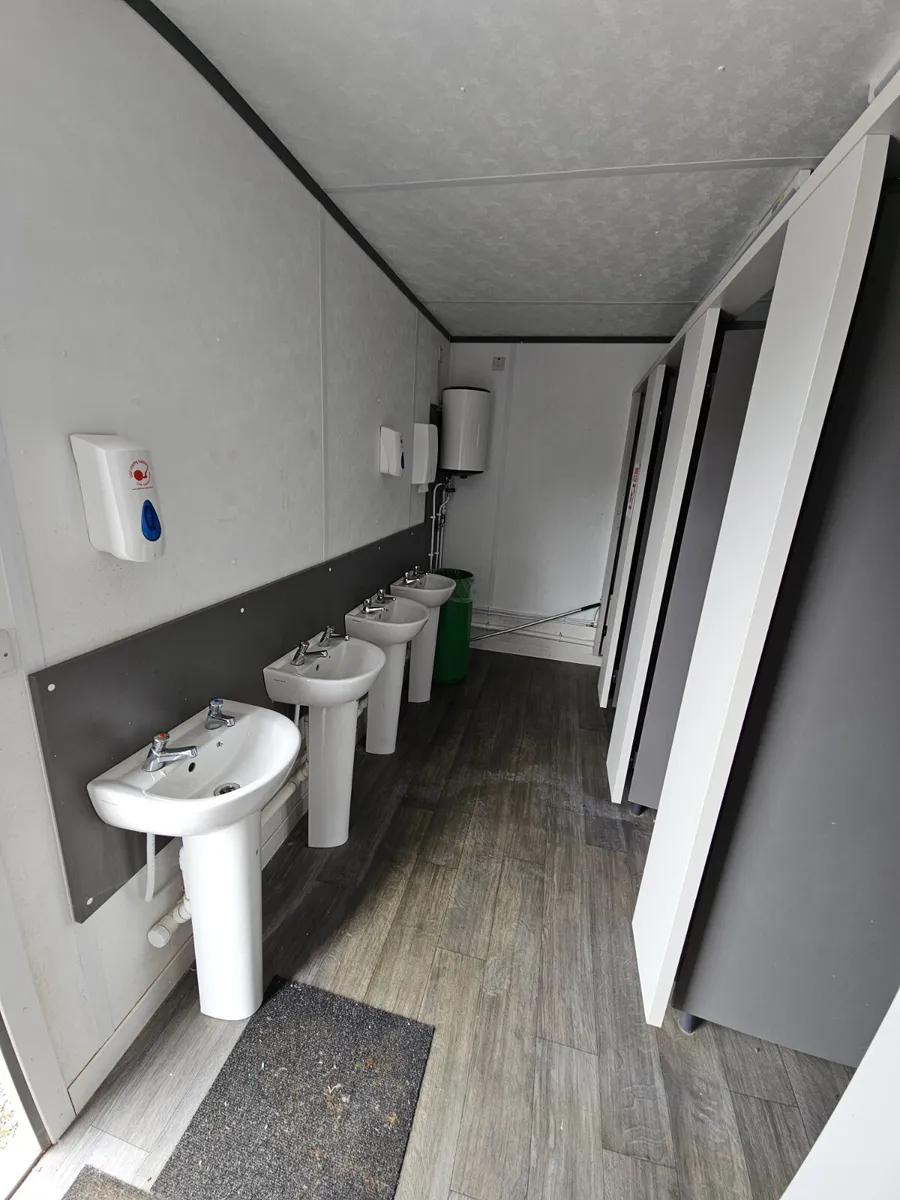 20ft Toilet Portable - Image 2