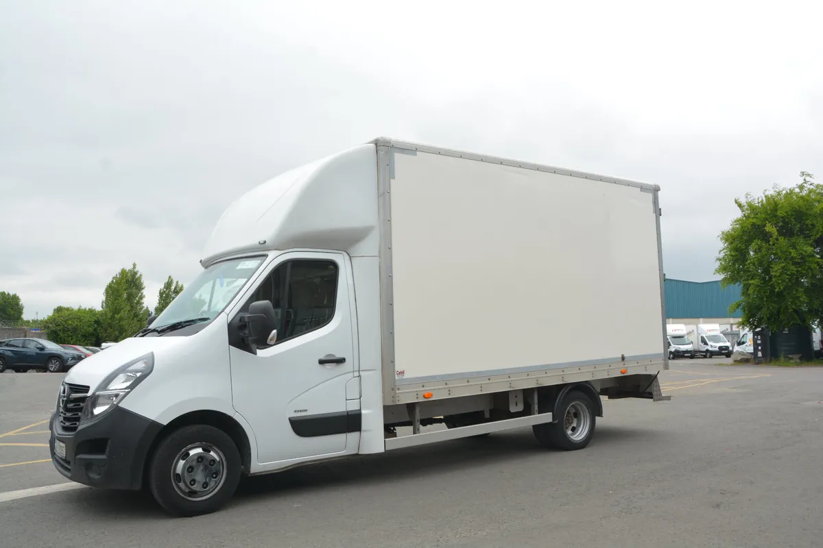 Opel Movano Box Van - Twin Rear Wheels - Image 1