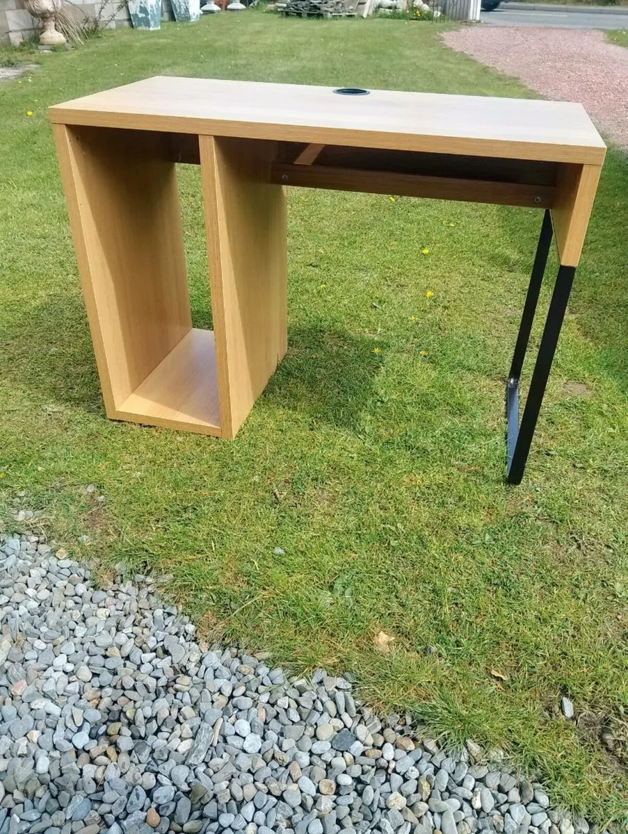 Desk - Image 2