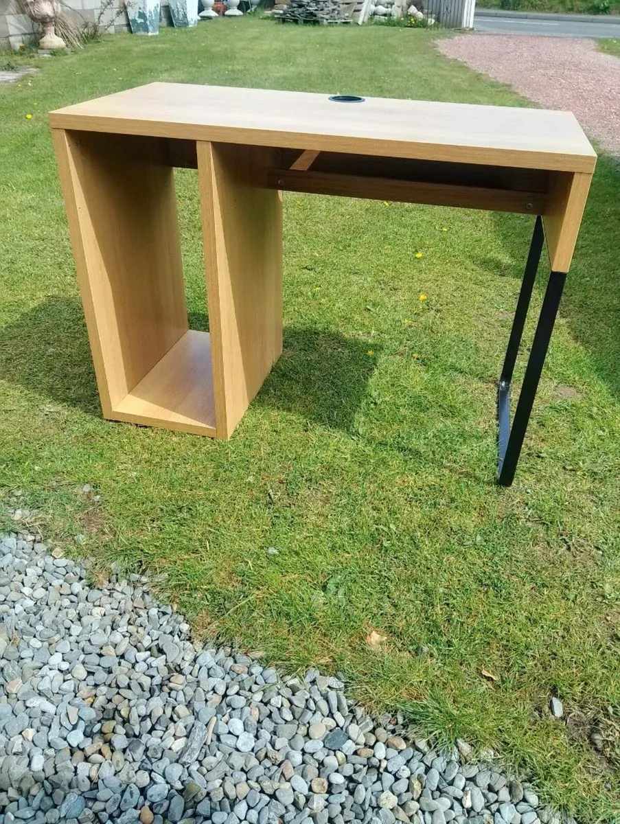 Desk - Image 4