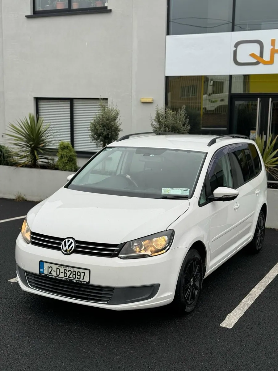 Volkswagen  touran automatic - Image 1