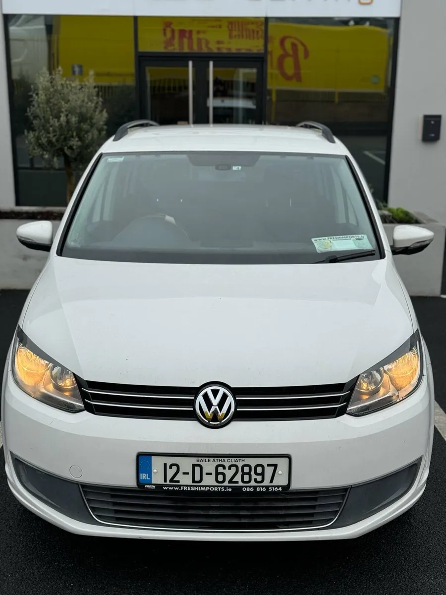Volkswagen  touran automatic - Image 2