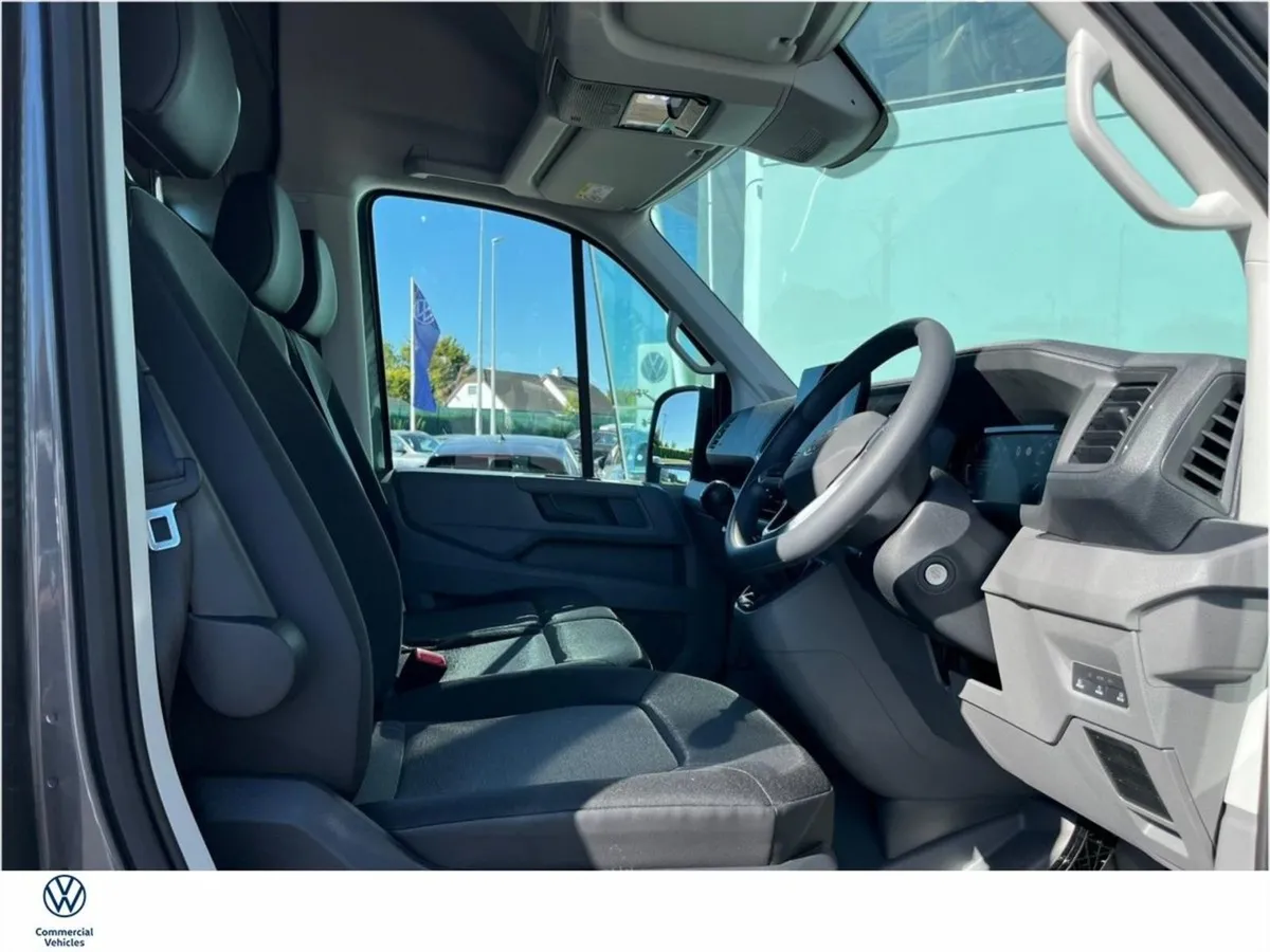 Volkswagen Crafter Crafter T 30 MWB M6F - Image 2