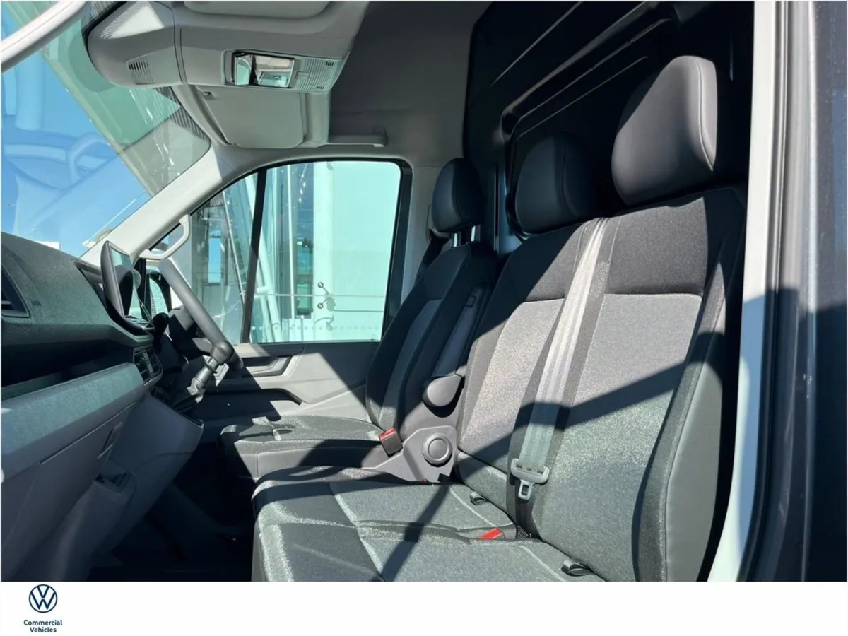 Volkswagen Crafter Crafter T 30 MWB M6F - Image 4