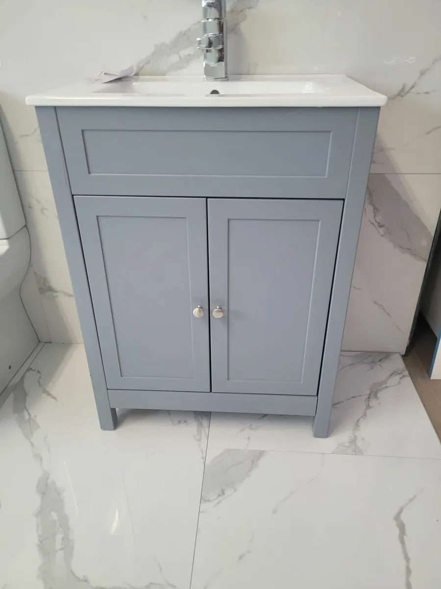 ⚡800mm GREY VANITY STORAGE UNIT & BASIN €250⚡