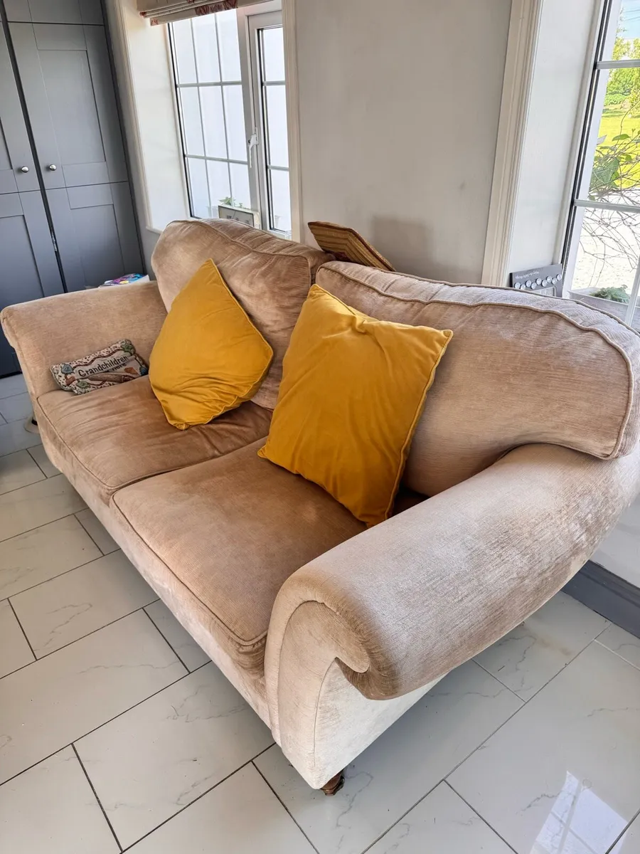 Couch - Image 4