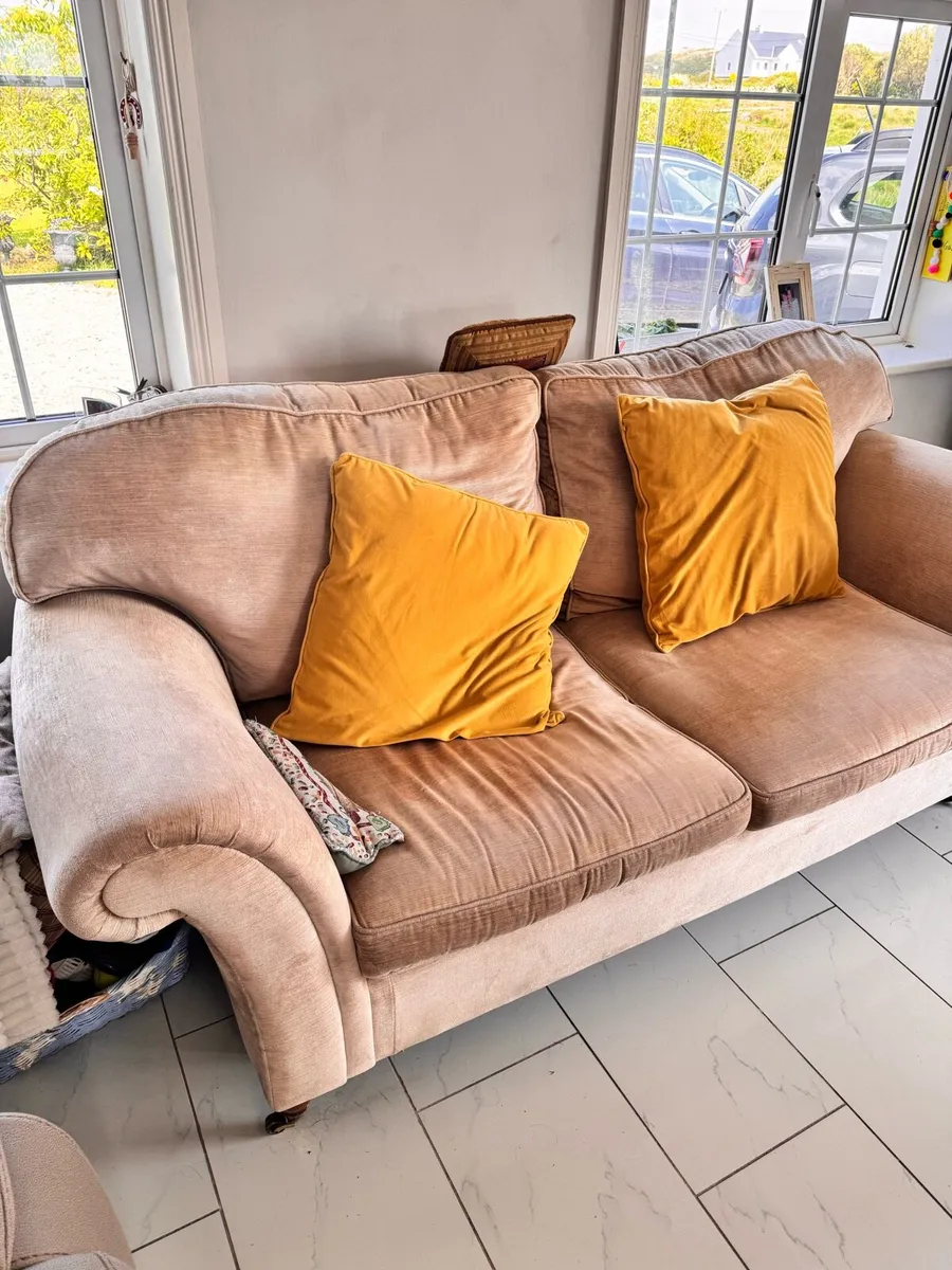 Couch - Image 1