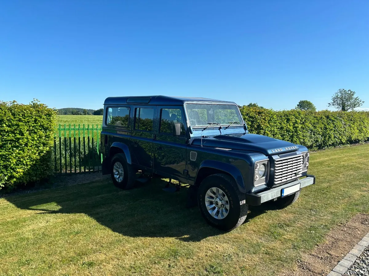 Land Rover Defender 110 CSW XS *7 Seats* *Mint* - Image 2
