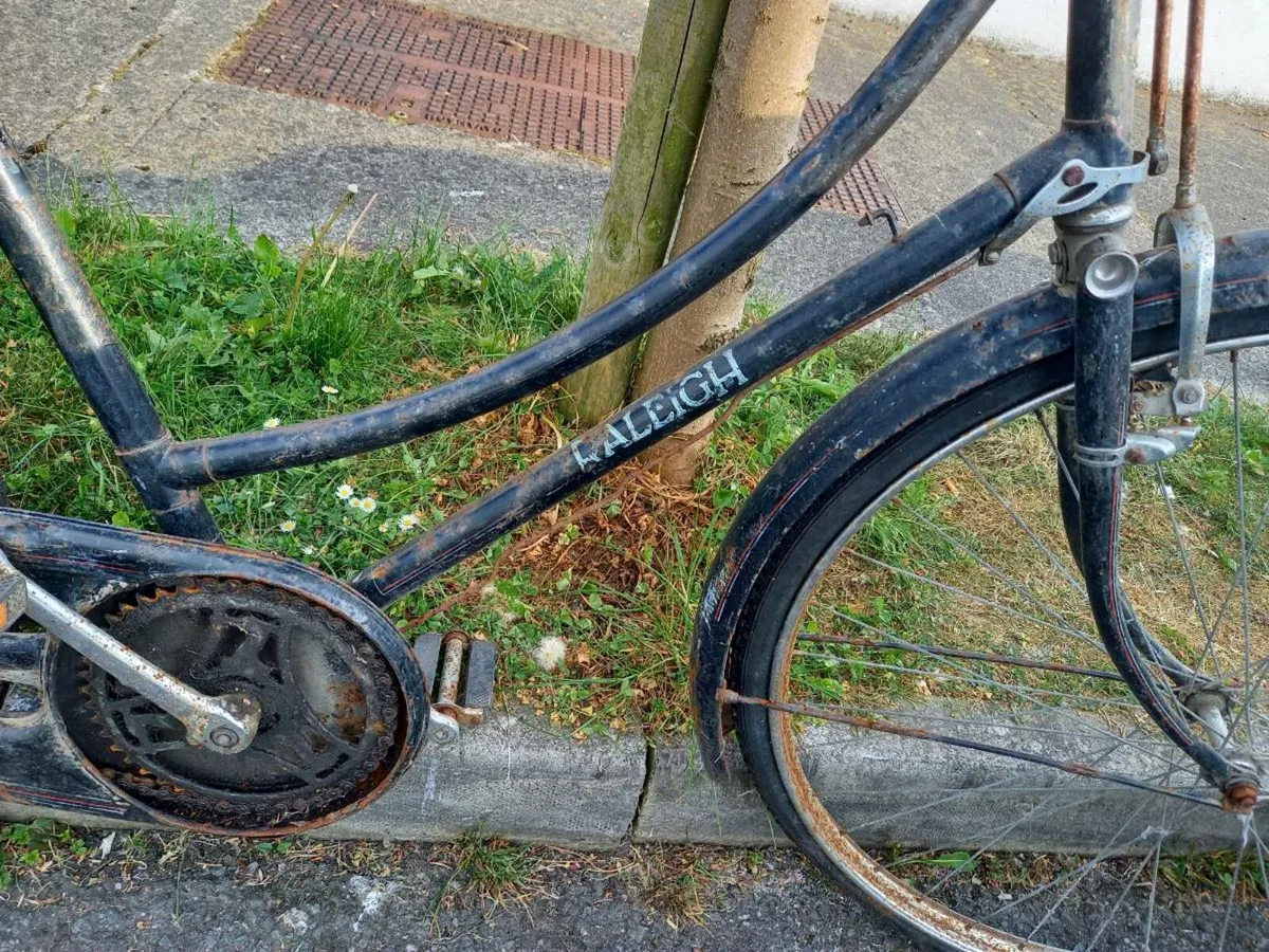 Old Bicycle - Image 2