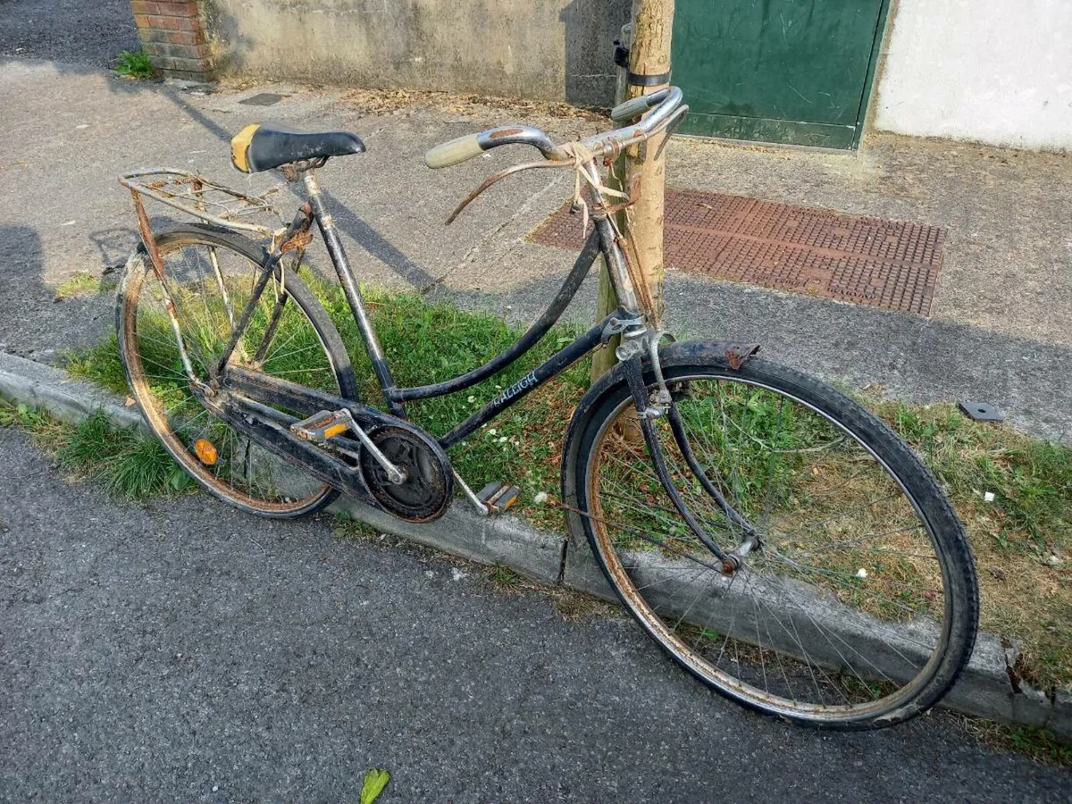 Old Bicycle - Image 3