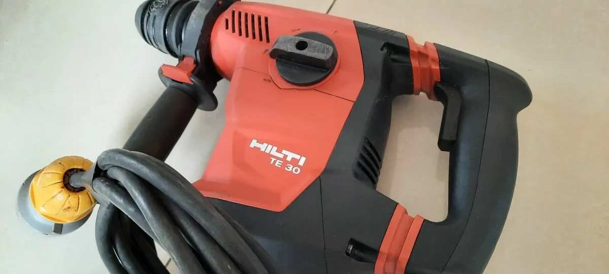 Hilti TE 30-AVR Sds+ 3 Mode 110v - Image 1