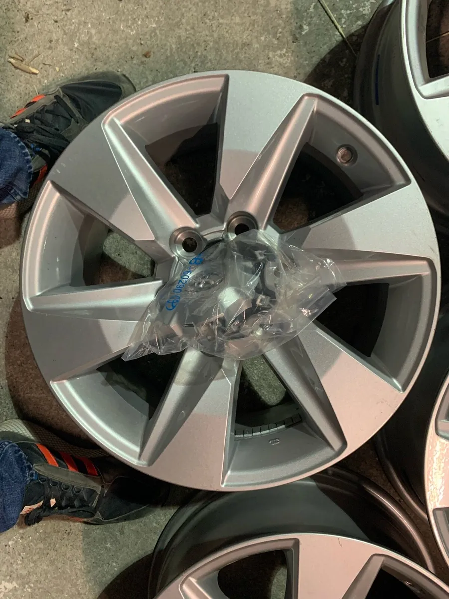 Landcruiser Alloy Wheels - Image 4