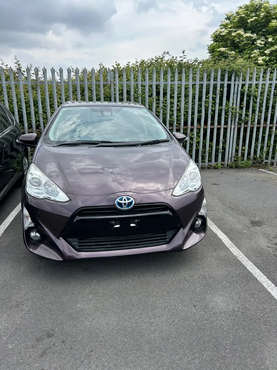 Toyota aqua hybrid auto Top Specs G - Image 3
