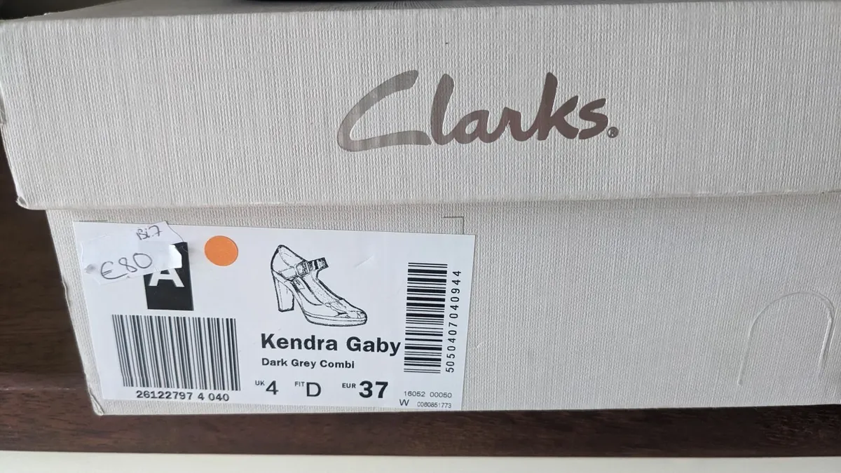 Ladies Shoes - Image 4