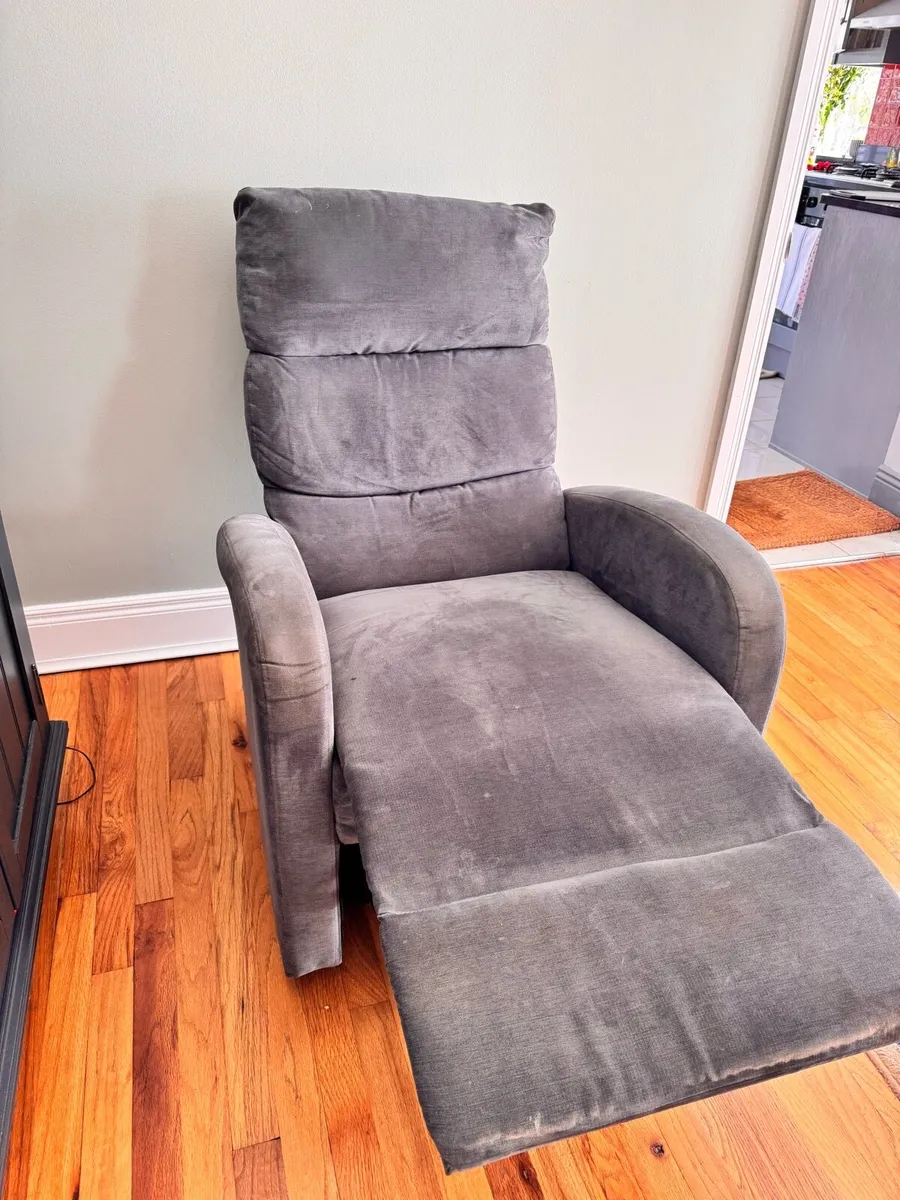 Reclining Chair - Image 3