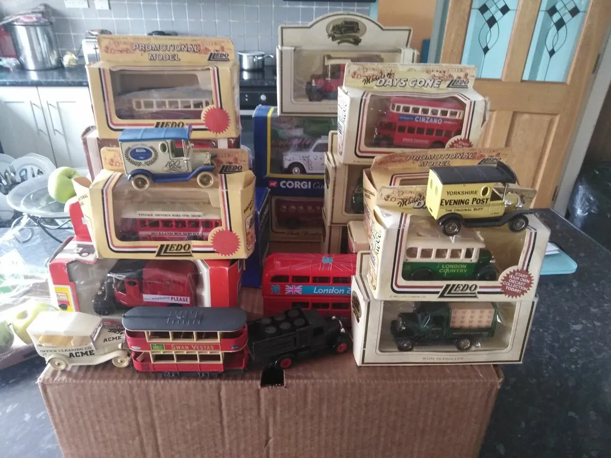 Vintage toy cars Job lot