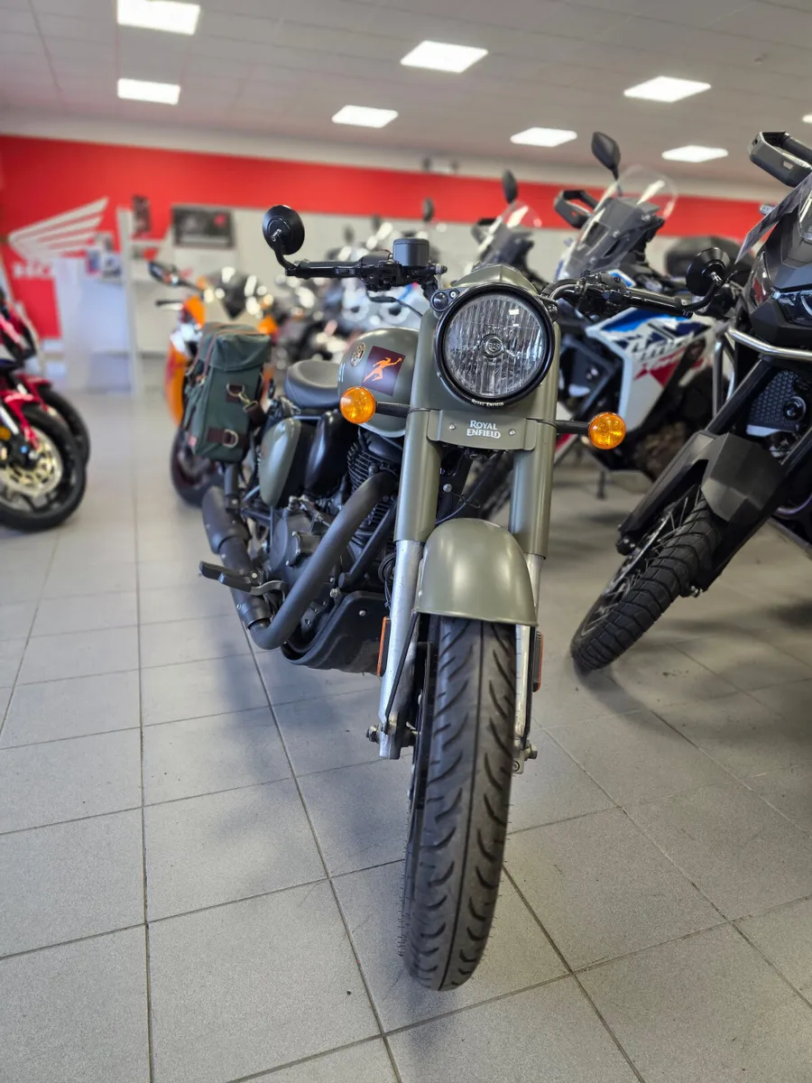 Royal Enfield 350 Classic - Image 2