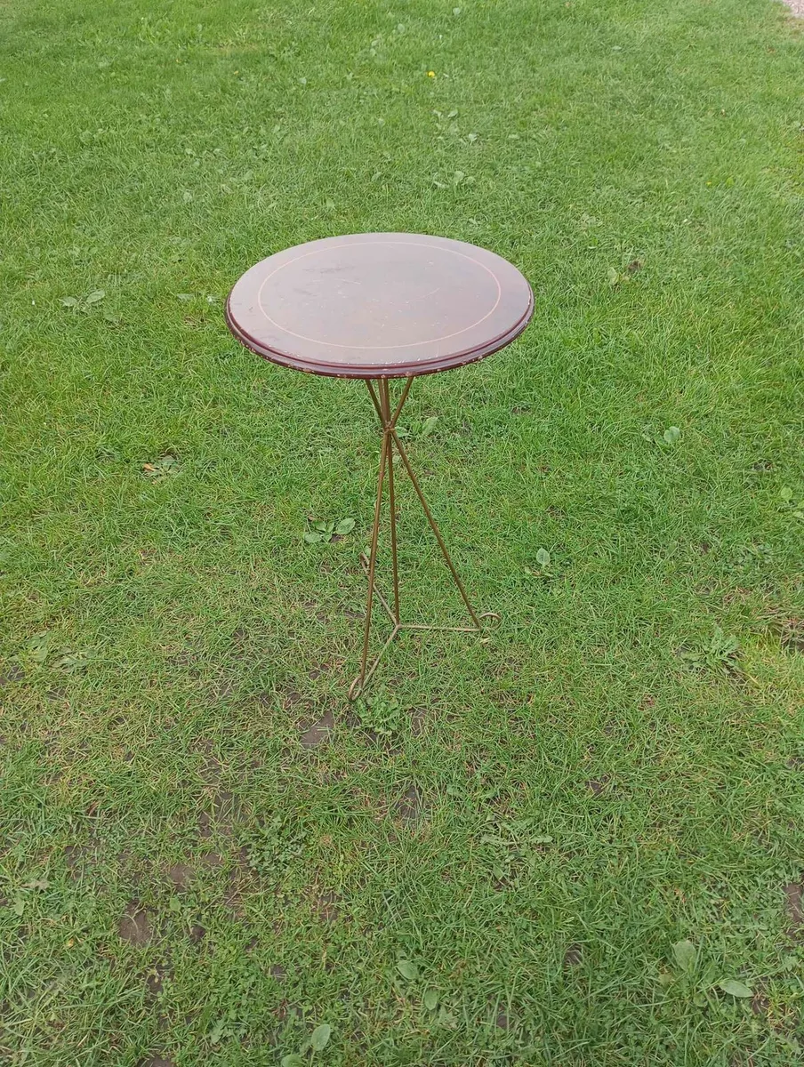 Lovely side table - Image 1