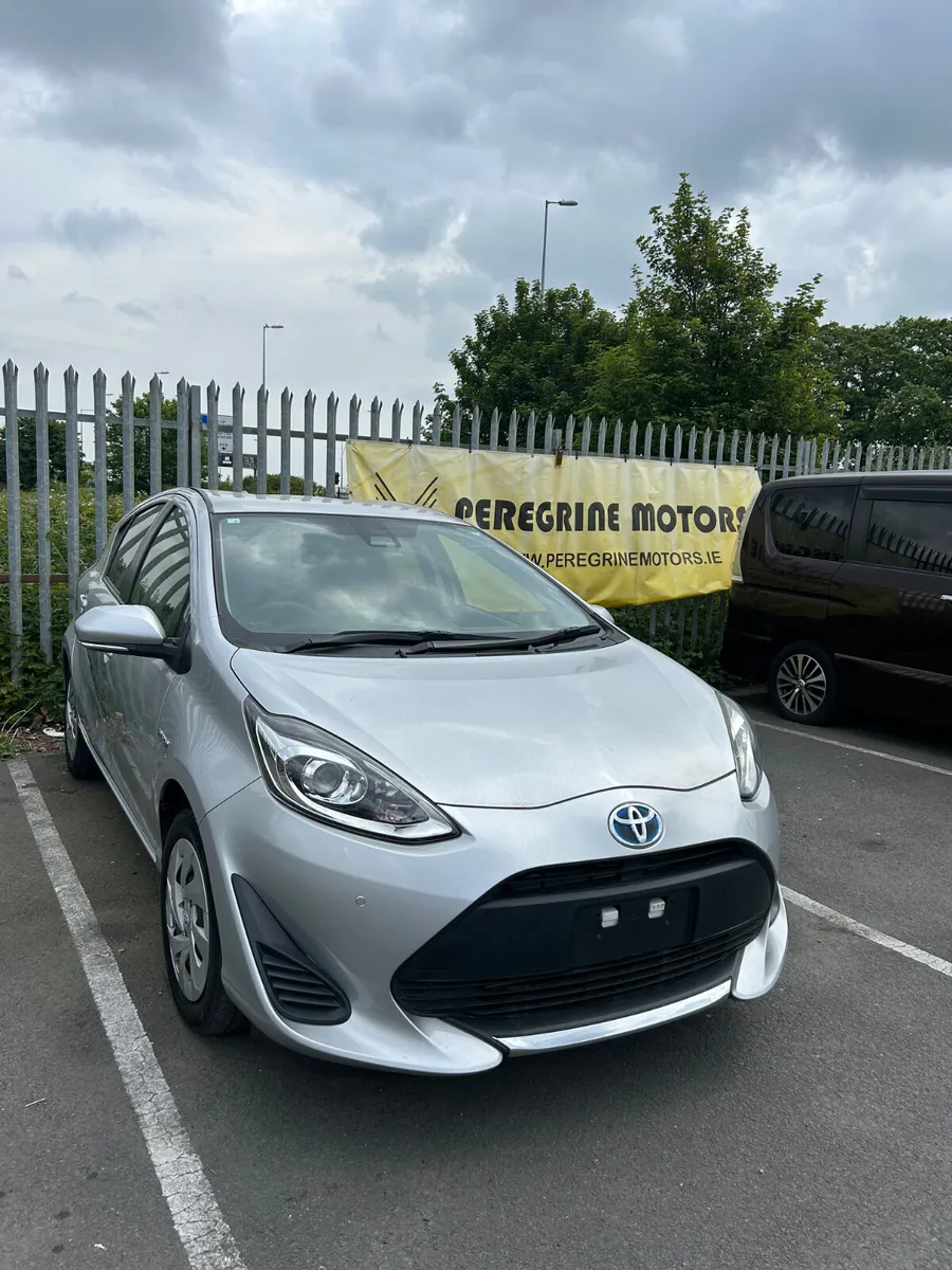 Toyota aqua hybrid auto - Image 1