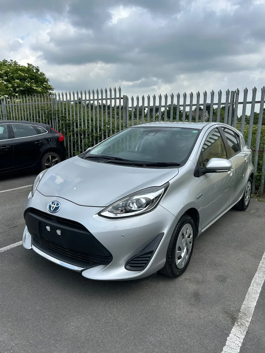 Toyota aqua hybrid auto - Image 4