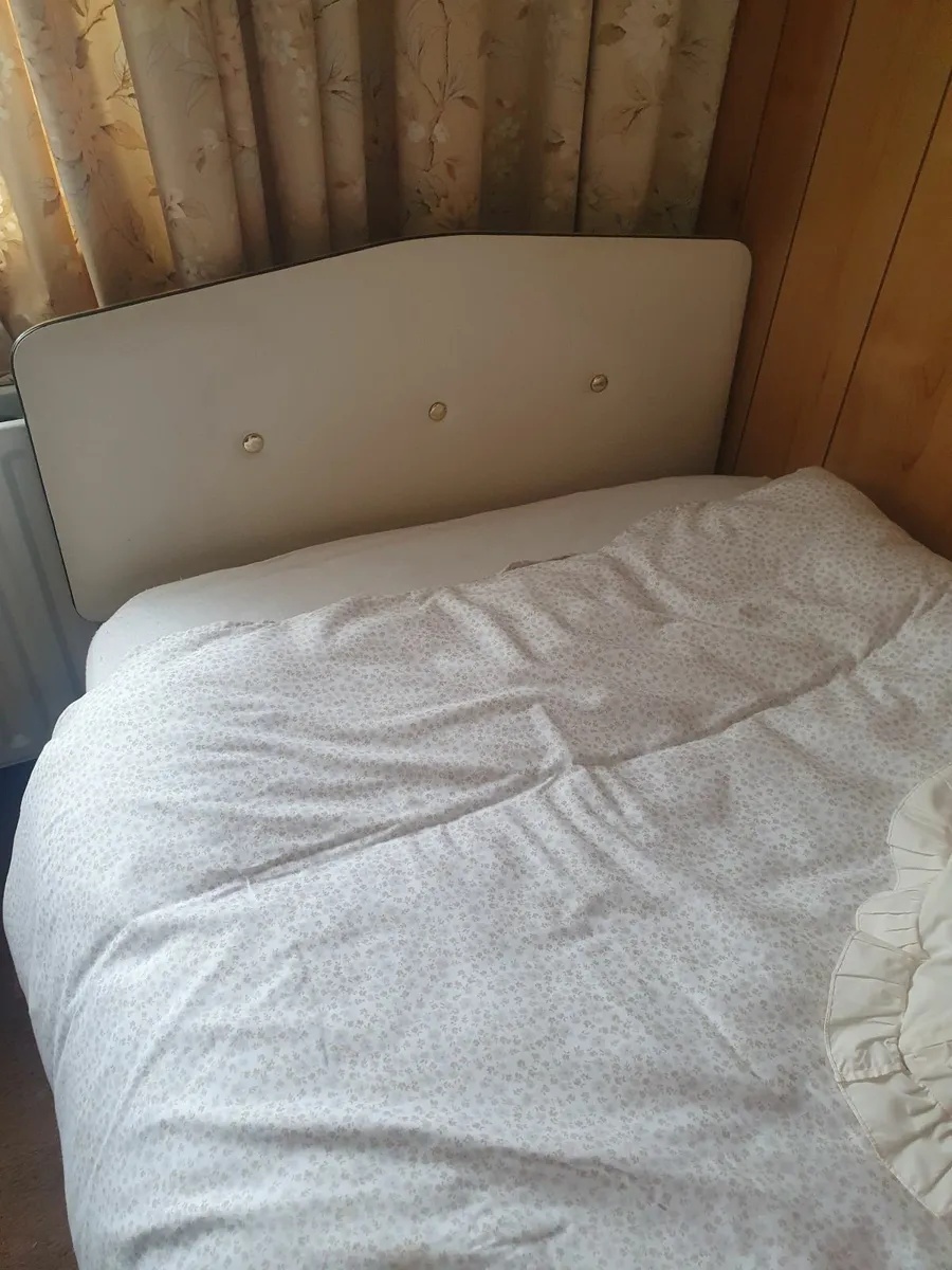 Bed - Image 2
