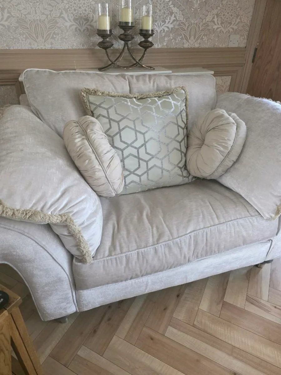 Chair - Image 4