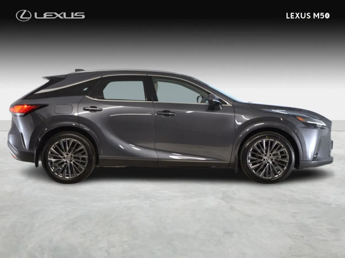Lexus RX Plug-in Hybrid Premium AWD - Image 4