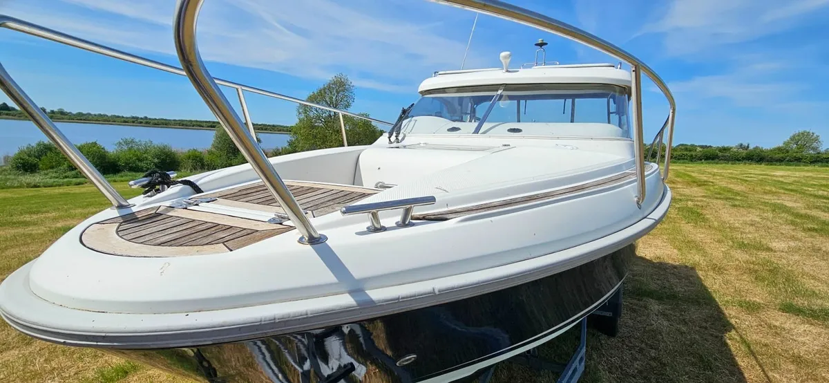 2003 Aquador 23HT Sports Cruiser - Image 1
