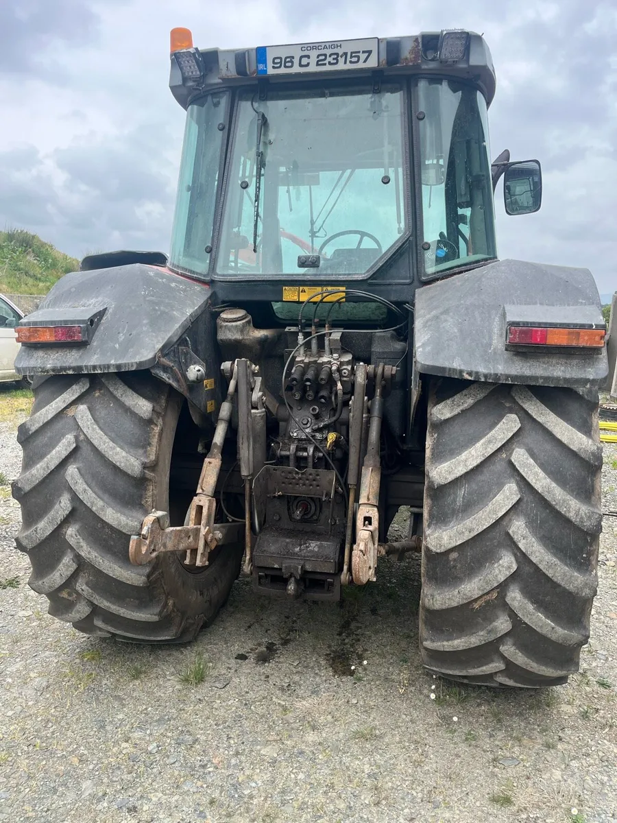 MF 6170 - Image 4