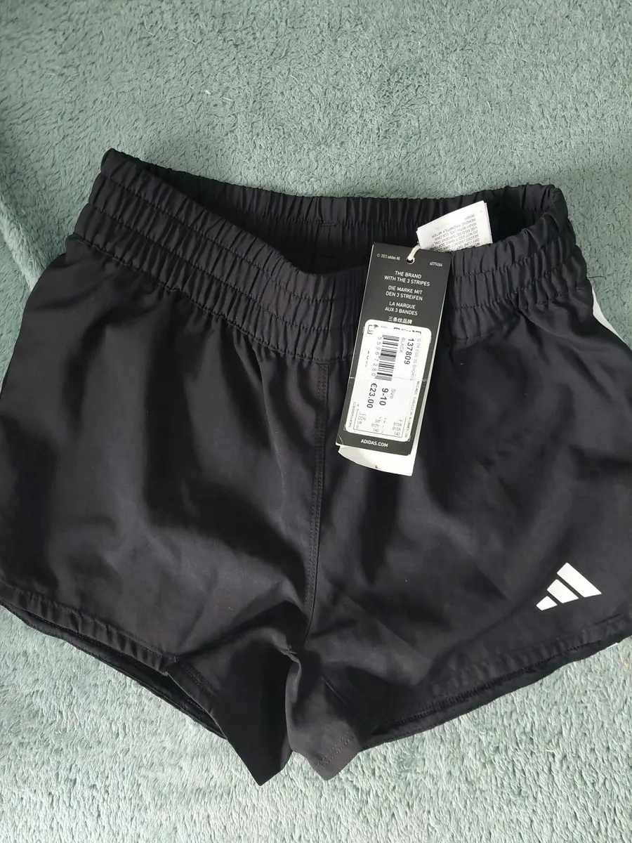 Girls shorts 9-10 size - Image 2