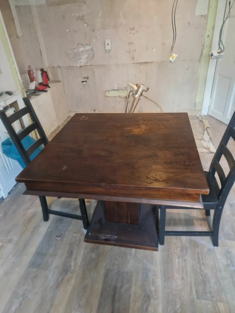 dining room table and chairs - Image 1