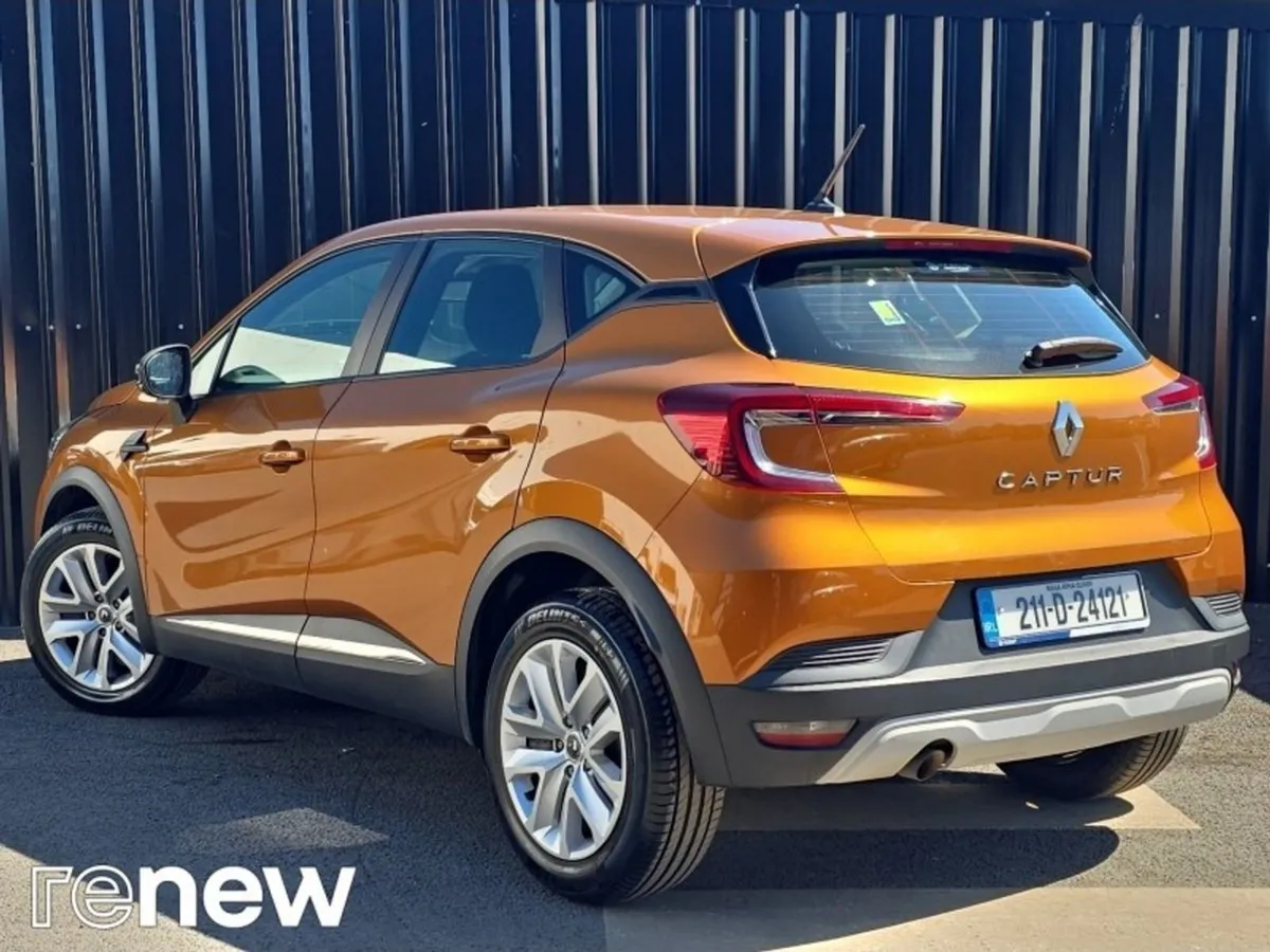 Renault Captur Automatic TCe 130 EDC Play - Image 2