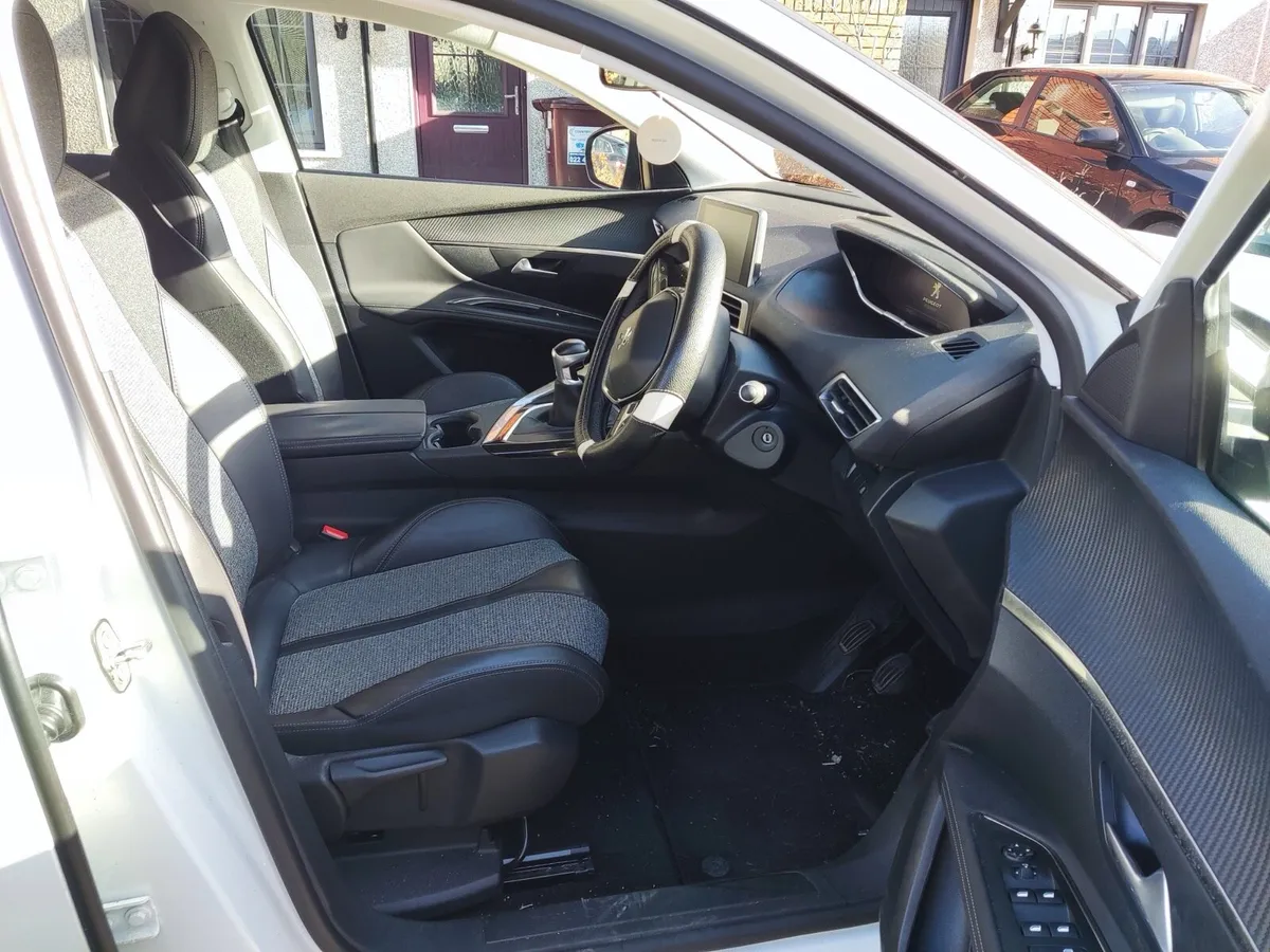 Peugeot 3008 - Image 2