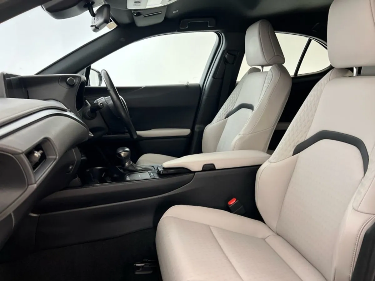 Lexus UX250h Dynamic Auto - Image 2
