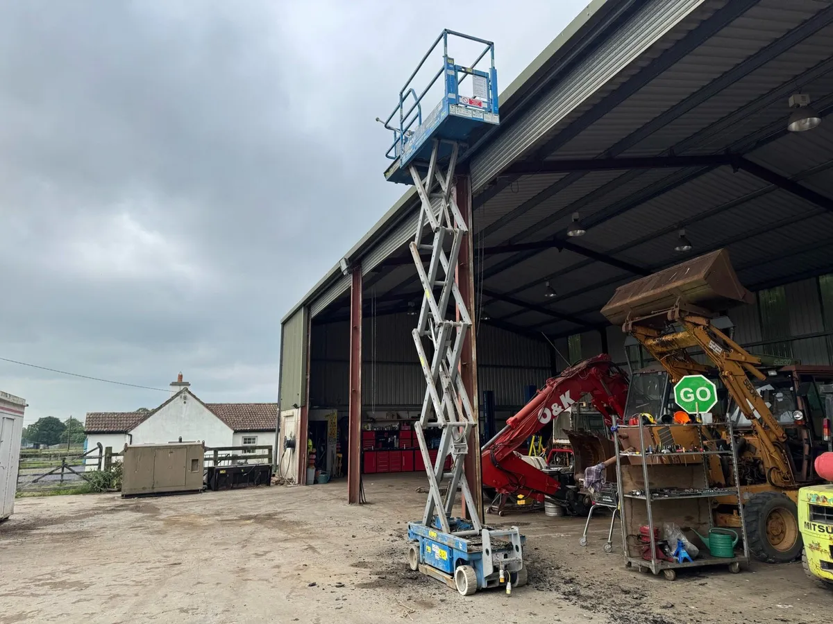Geni scissors lift €2,950 - Image 2