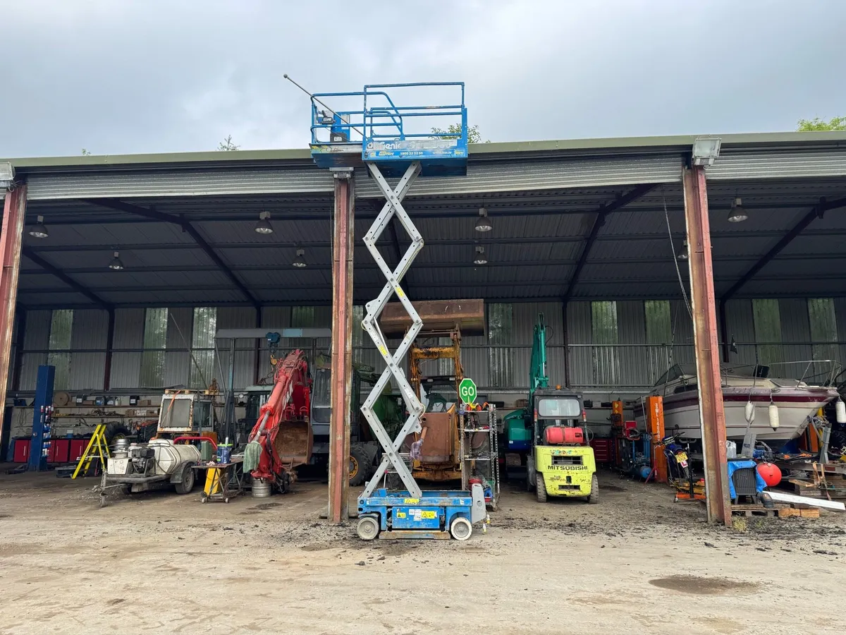 Geni scissors lift €2,950 - Image 1