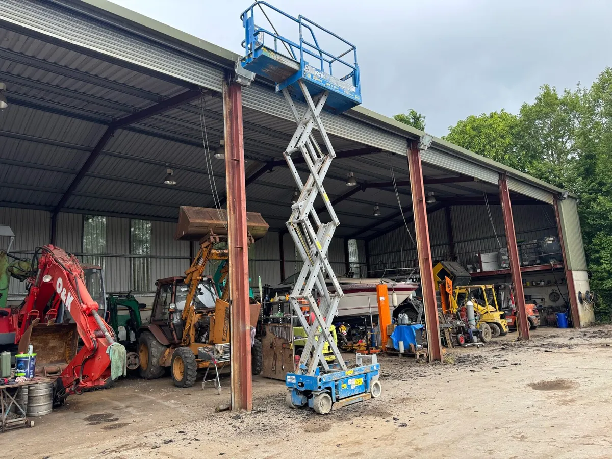Geni scissors lift €2,950 - Image 3