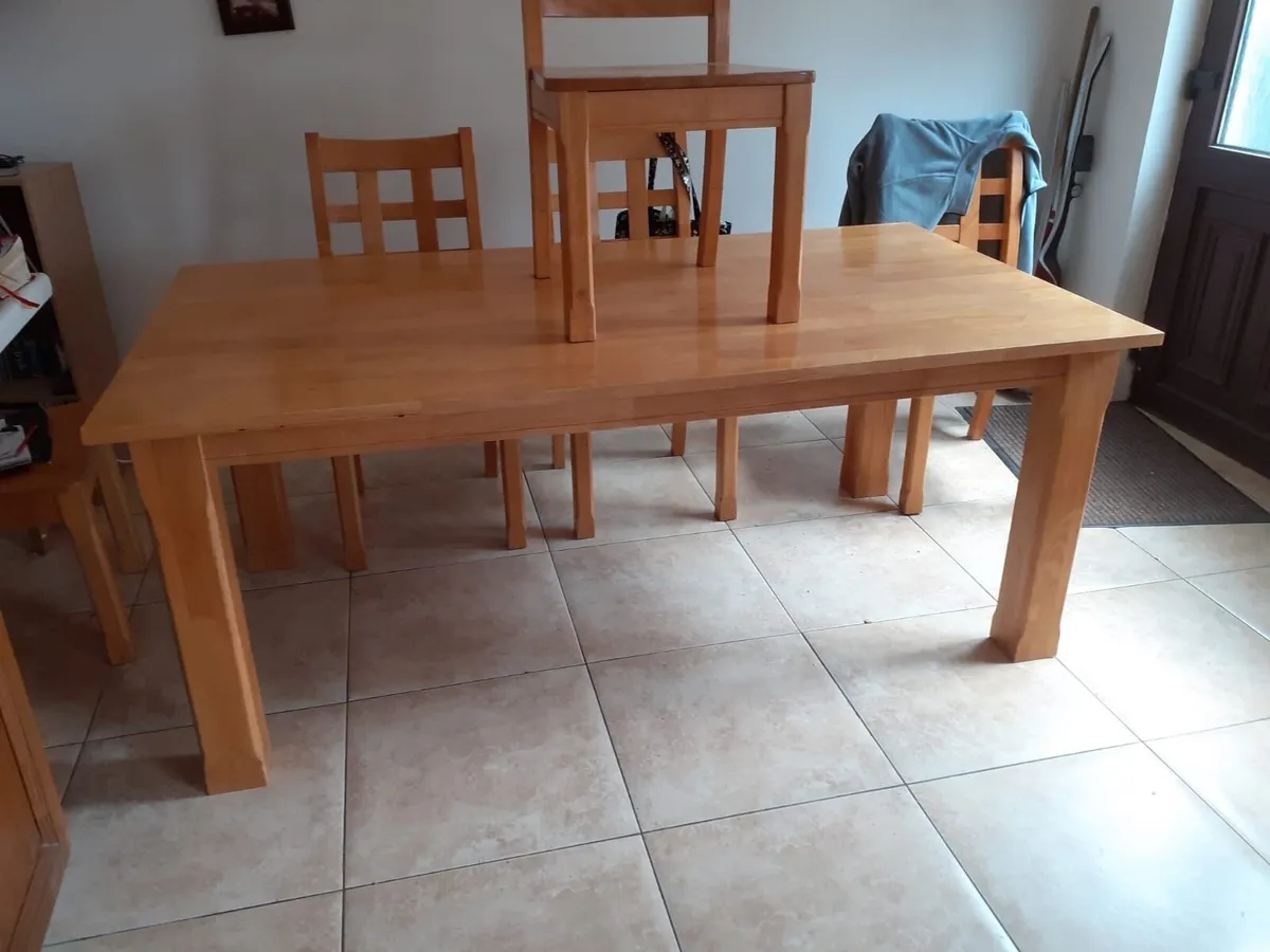 Table & chairs - Image 2