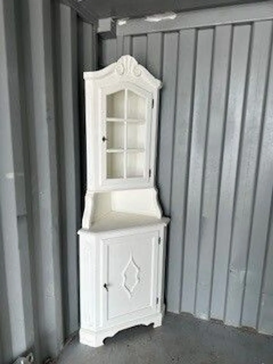Cabinet - Image 1