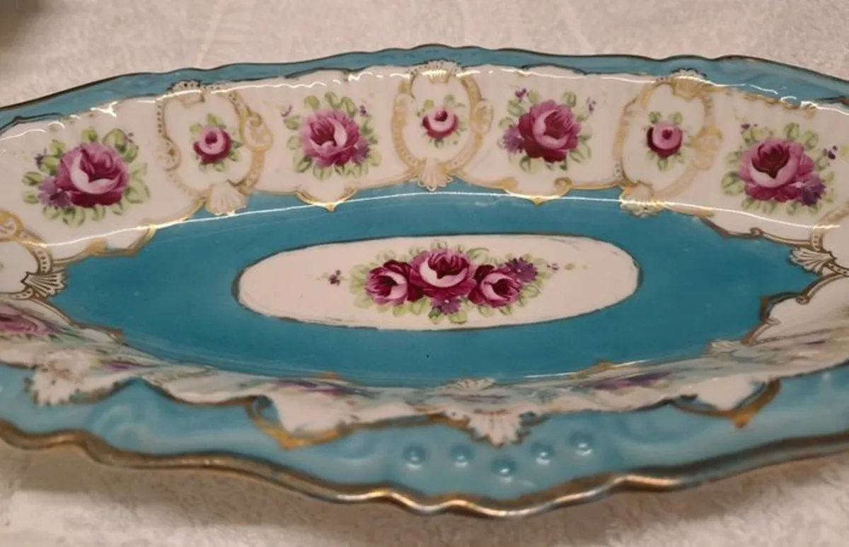 Flowers with gold and blue sweetie dish - Image 2