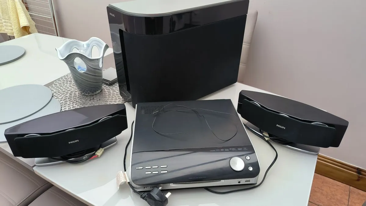 Home cinema system - Image 1