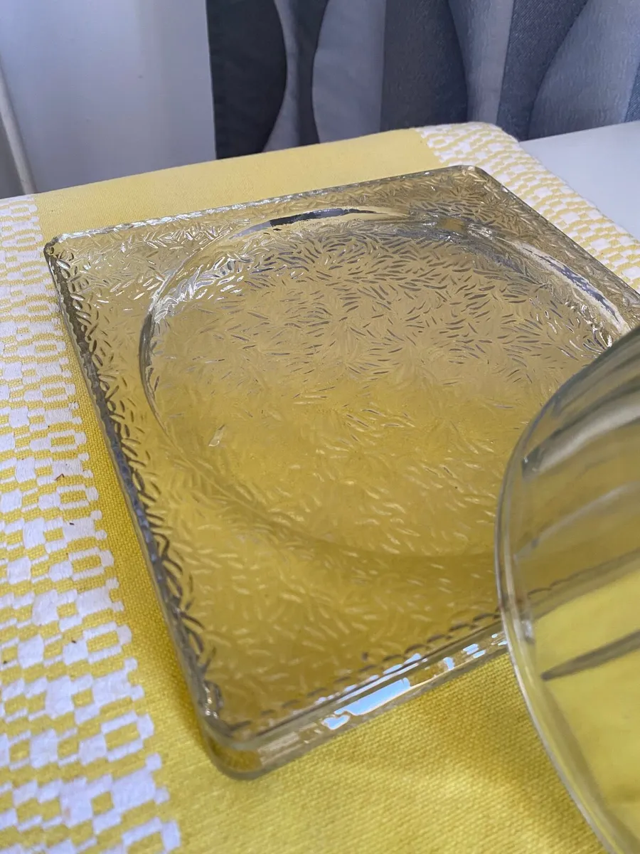 Crystal cheese board & dome - Image 3
