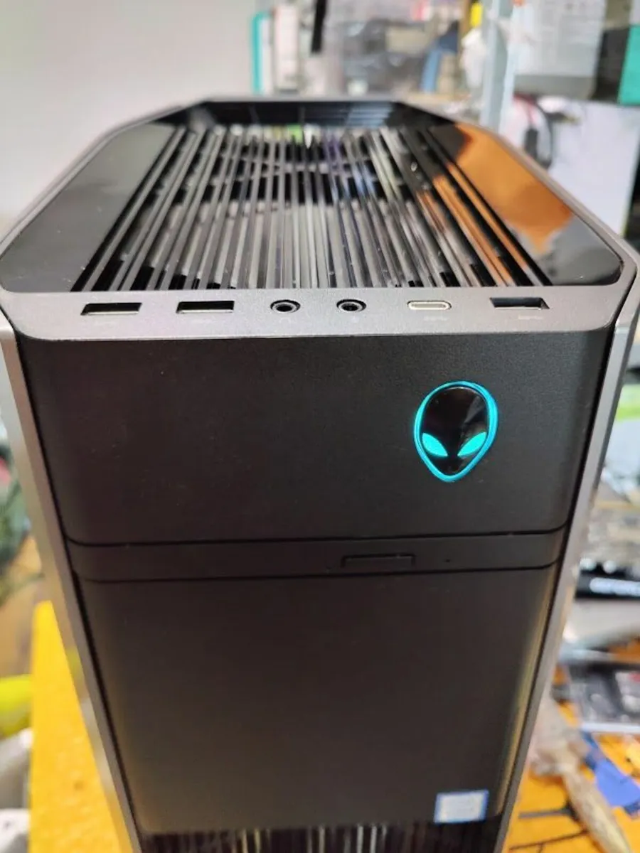 Alienware Gaming PC i7/32GB/RTX 3050/SSD+HDD/Wifi/ - Image 2