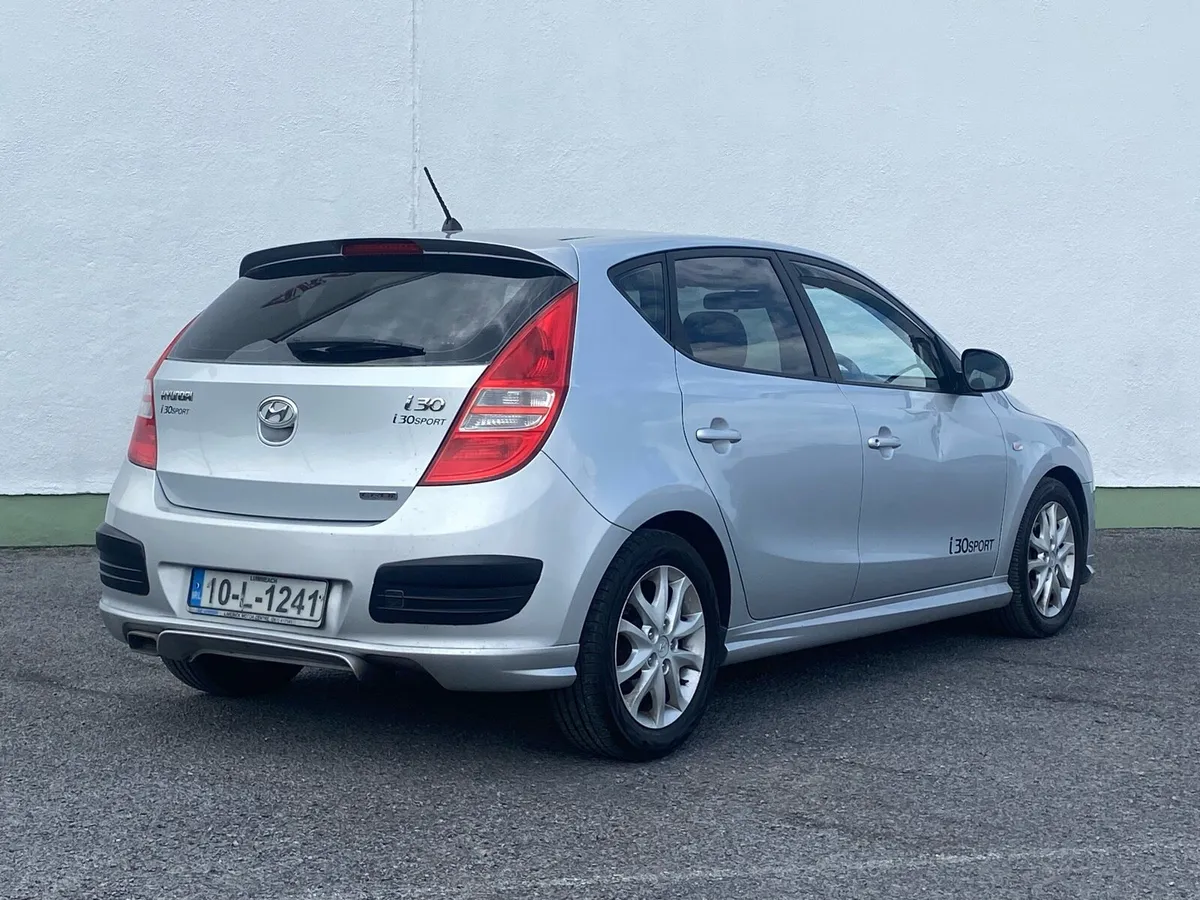 Hyundai i30 1.6D NCT 12-25 - Image 2