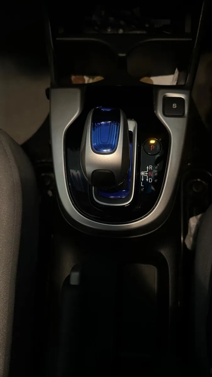Car - Image 3