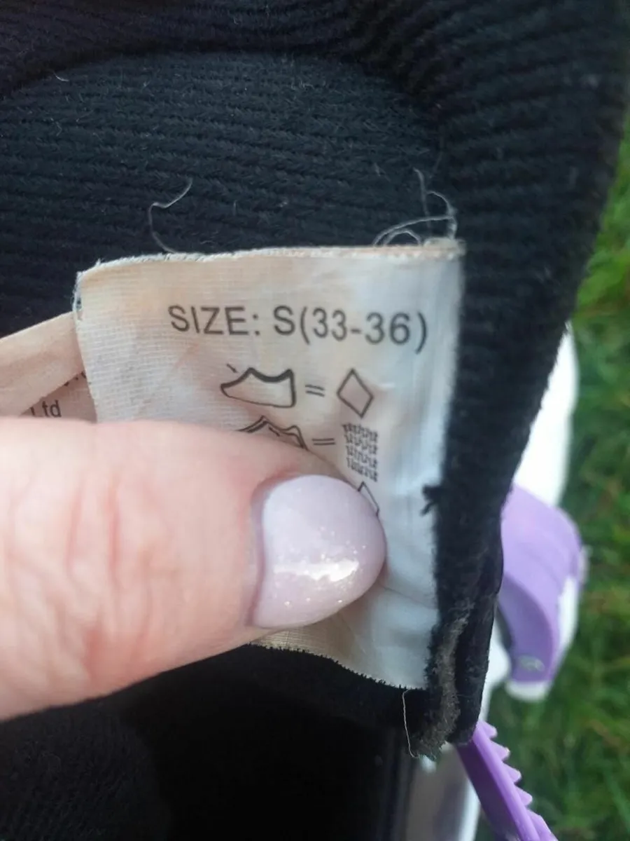 SKATES SIZE 33-36 - Image 4