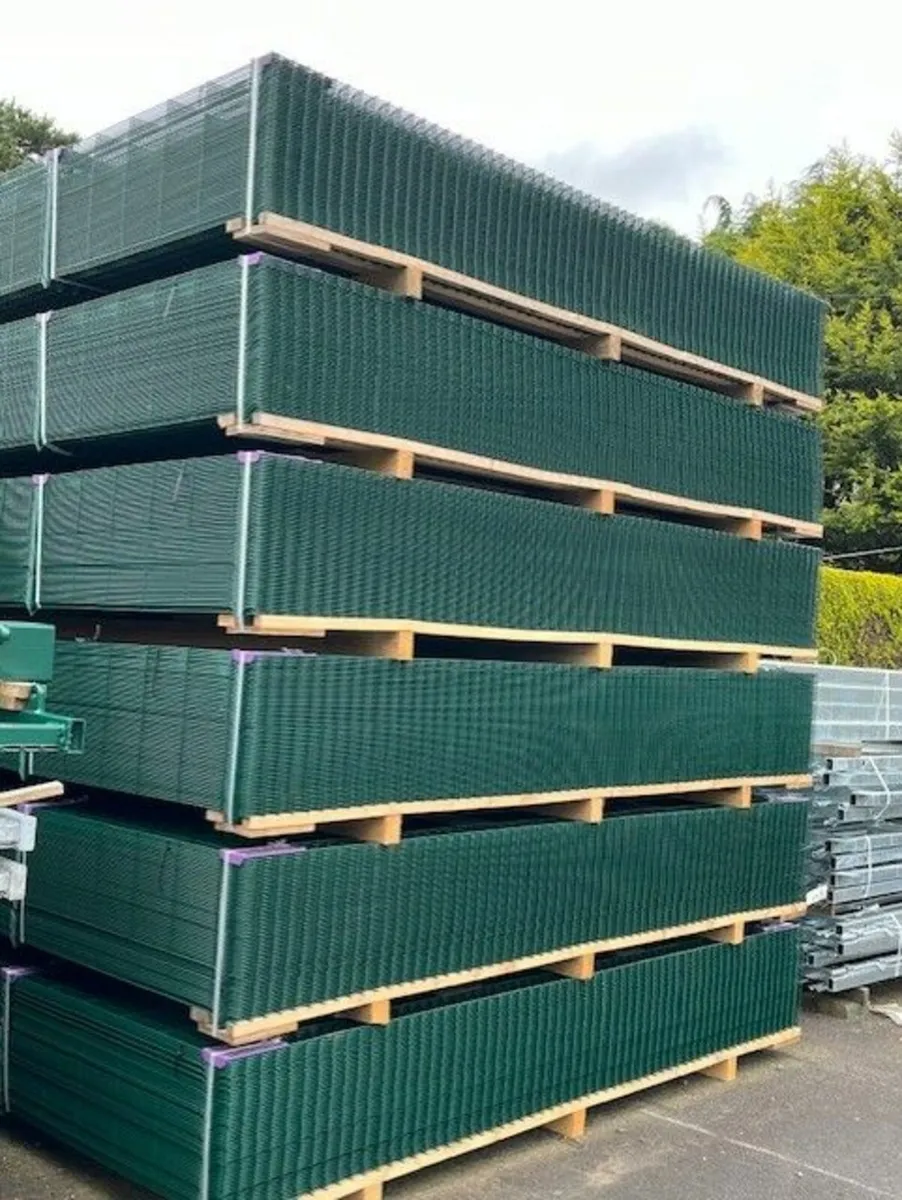 MESH FENCING - Image 1