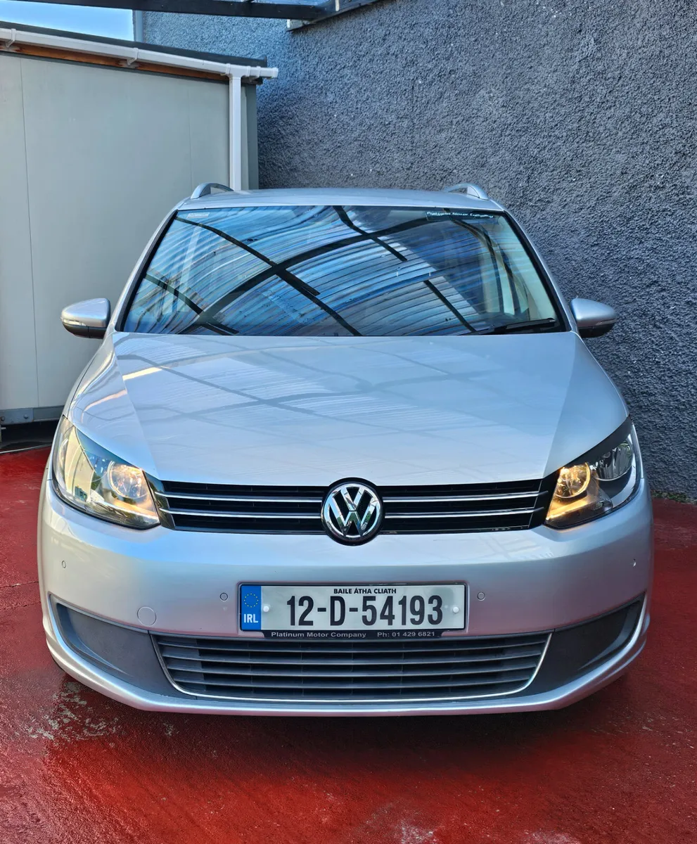 2012 Vw Touran 1.6 tdi dsg automatic. V Clean - Image 2